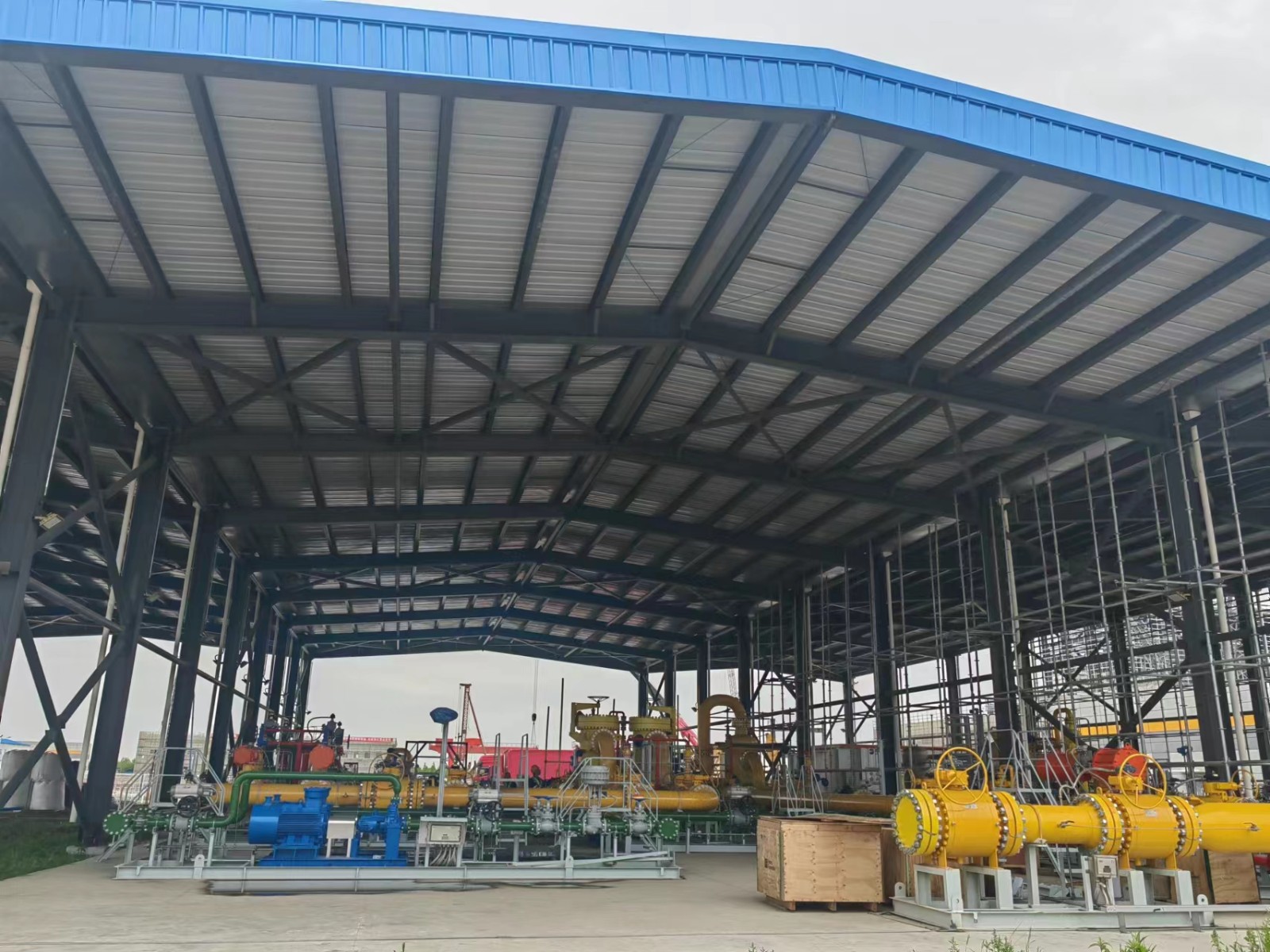 上海臨港重燃電廠調(diào)壓站站鋼結(jié)構(gòu)雨棚項(xiàng)目