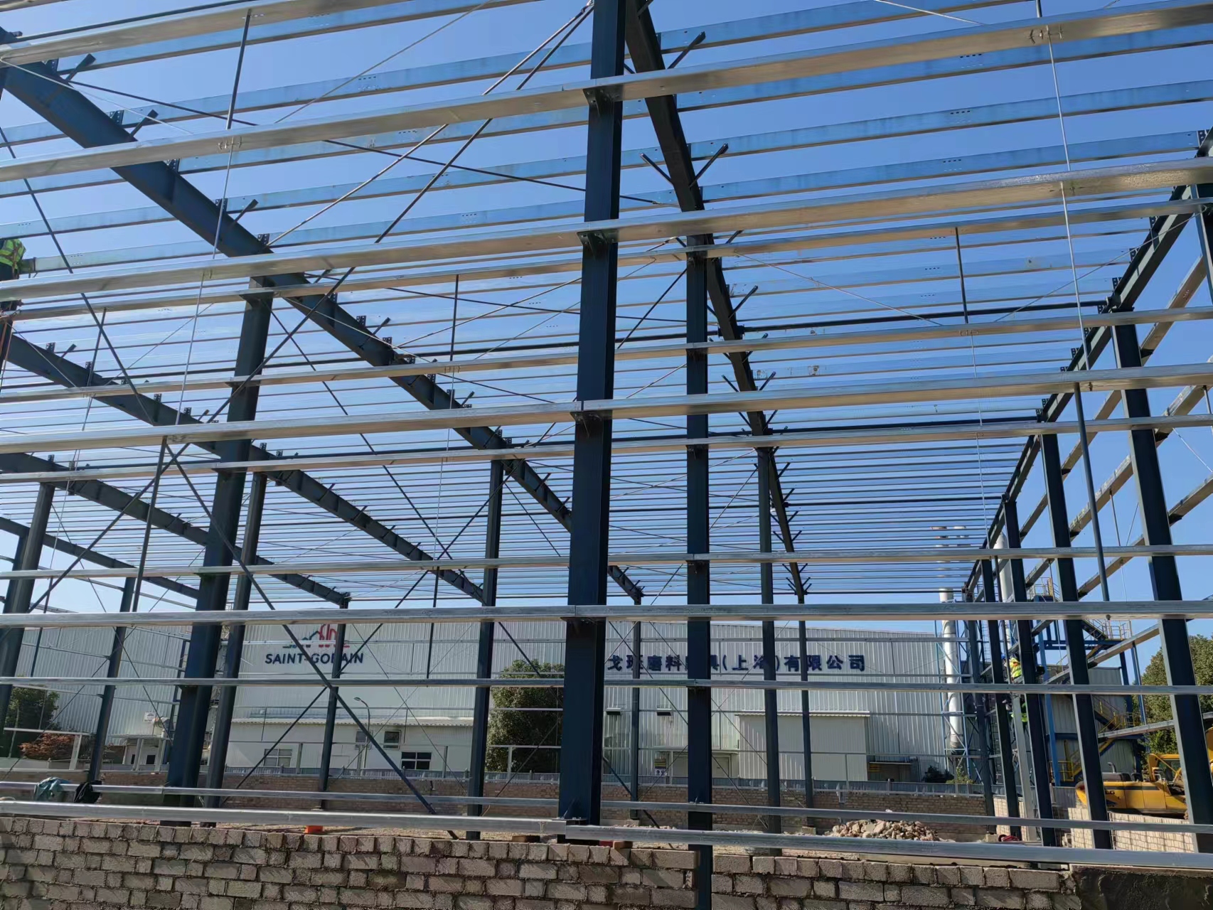 上海圣戈班磨料模具鋼結(jié)構(gòu)倉庫.jpg 上海圣戈班磨料模具鋼結(jié)構(gòu)倉庫.jpg